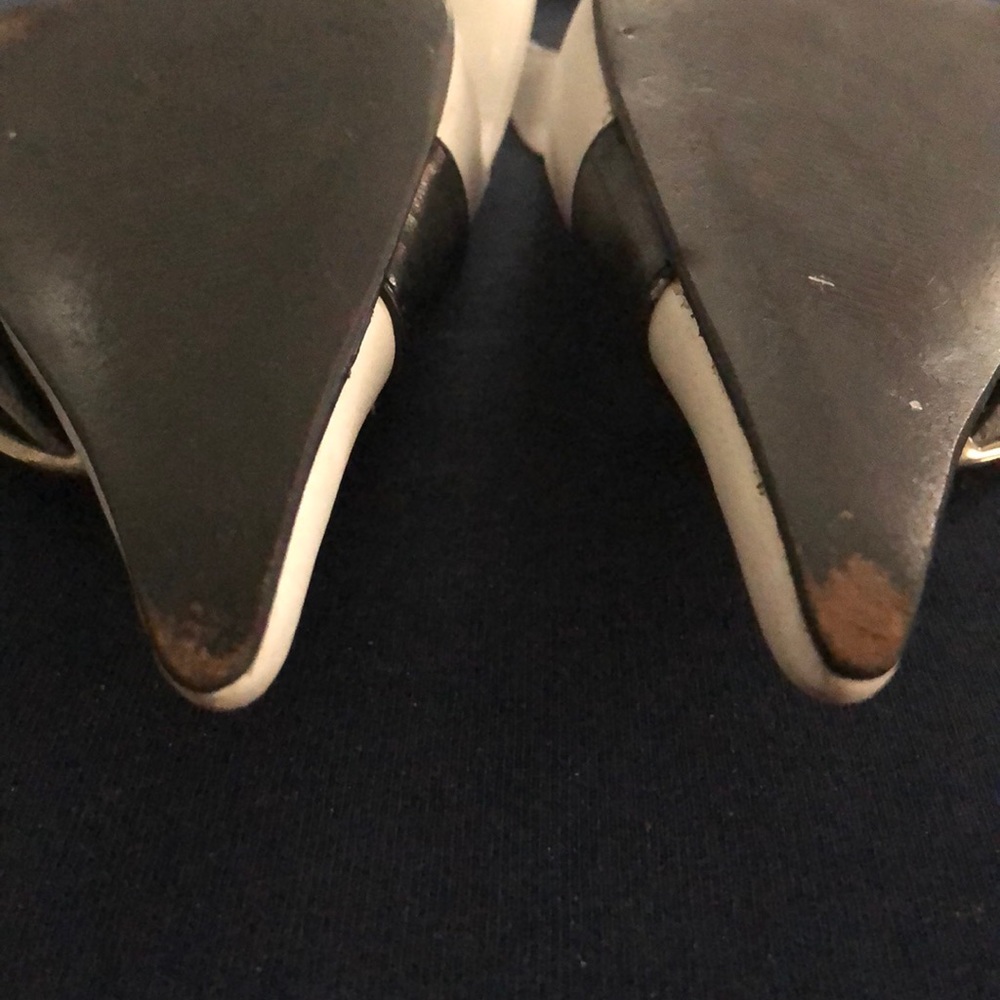 Pumps - Picture 3 of 5